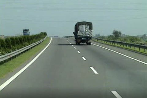 桥头跳车
