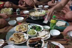 越南风土人情——吃饭不需用到饭桌