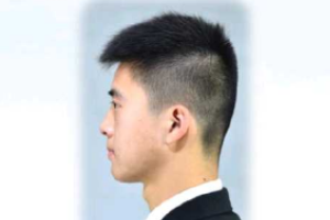 <em>民航</em><em>服务</em><em>礼仪</em>——<em>男性</em><em>发型</em><em>要求</em>——侧面