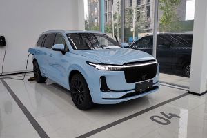 理想汽车<em>玻璃</em>一年碎3次！客服回应：有自动开裂可能性