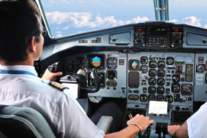 驾驶舱——飞行员控制飞机座舱
