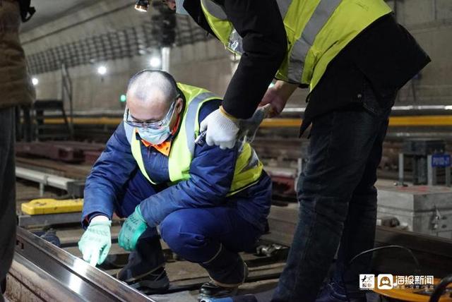 <em>地铁</em><em>检修</em>员宋寿鹏：11号线最早的“乘客” 三年徒步巡检近1000公里