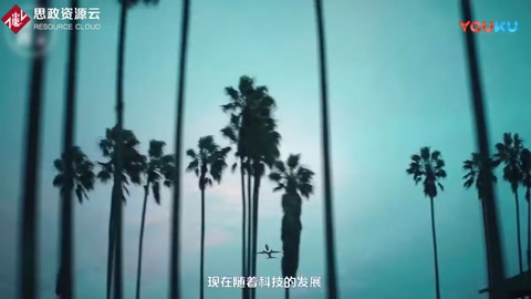 空姐穿半身短裙，既是因为注重<em>礼仪</em>着装，还是因为统一服装