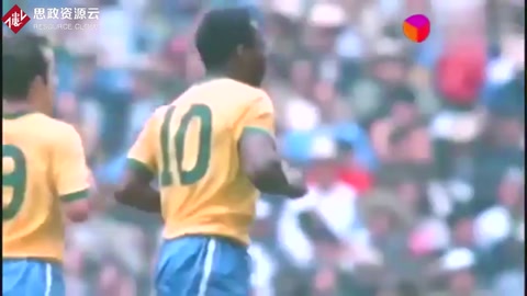 巴西足球的代表人物<em>球王</em>贝利是如何踢球的！