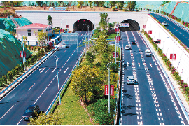 <em>厦门</em>海沧疏<em>港</em>通道主线通车