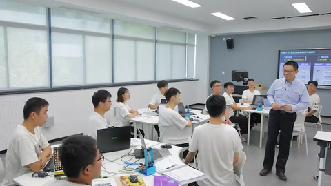 <em>微</em><em>课</em>：<em>人工智能技术</em><em>应用</em><em>专业</em>《智能<em>视觉</em>识别-<em>视觉</em>云台学生创意雏形展示》