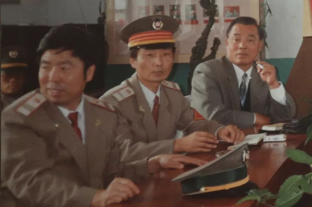 面对历史，小东人不敢第二1