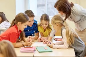 <em>学前教育</em>、早期教育、婴<em>幼儿</em>托育服务<em>与</em>管理<em>专业</em>《学前儿童卫生<em>与</em>保健—第三模块学前儿童的保健技能—项目三 学前儿童常用的护理<em>与</em>急救技术—任务一测体温》<em>课程</em><em>思</em><em>政</em><em>课堂教学</em><em>设计</em>