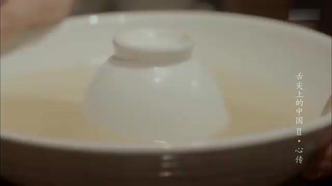 上海本帮菜传人<em>做</em>“扣三丝”，切丝细如毫发，刀工<em>让</em>人<em>心服口服</em>！