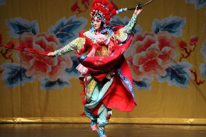 国家大剧院<em>话剧</em>《风雪夜归人》戏中戏京剧《樊江关》趟马
