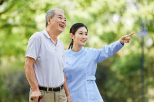 智慧健康养老<em>服务</em>与管理<em>专业</em>：《养老护理员—爱老助老，用爱心构筑老人健康防线》<em>课程</em><em>思</em><em>政</em><em>案例</em>