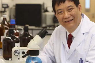 唐本忠—中国科学院院士、高分子化学家