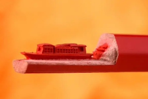 余姚：微雕艺术家铅笔芯上刻出《红船》