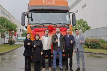 <em>新</em><em>农人</em>兴<em>农人</em> | 胡先军<em>的</em>川茶“出海